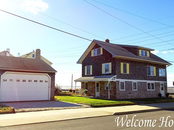 2nd image of 514 N Bayview Ave