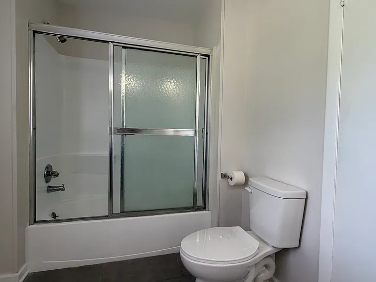 1212 E 39th Pl — Photo 11