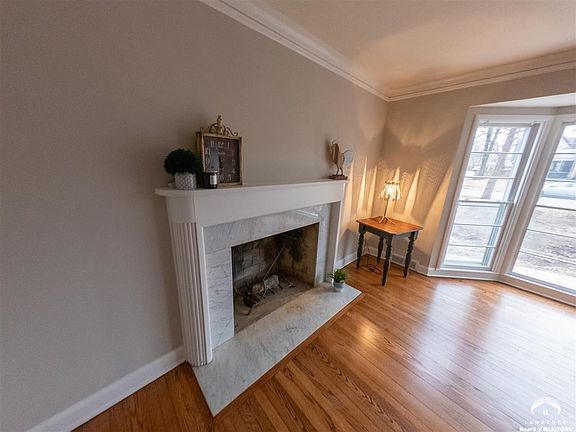 2nd image of 226 Park Ave