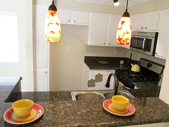 The Oaks Apartments — Photo 29