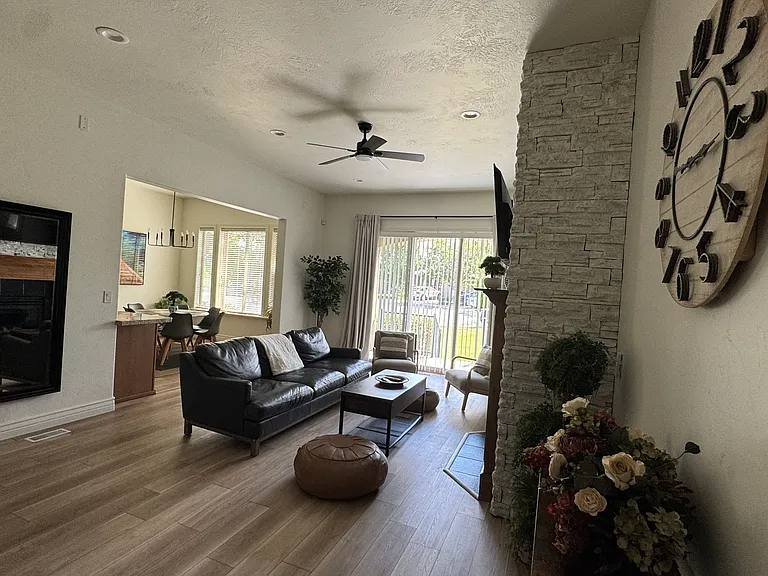 1929 W Golden Pond Way — Photo 6