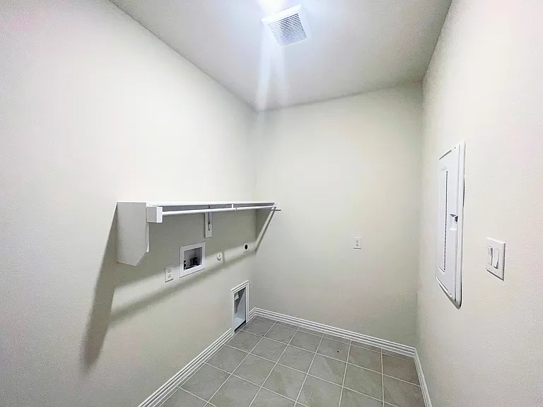 3201 Riverlawn Dr — Photo 19