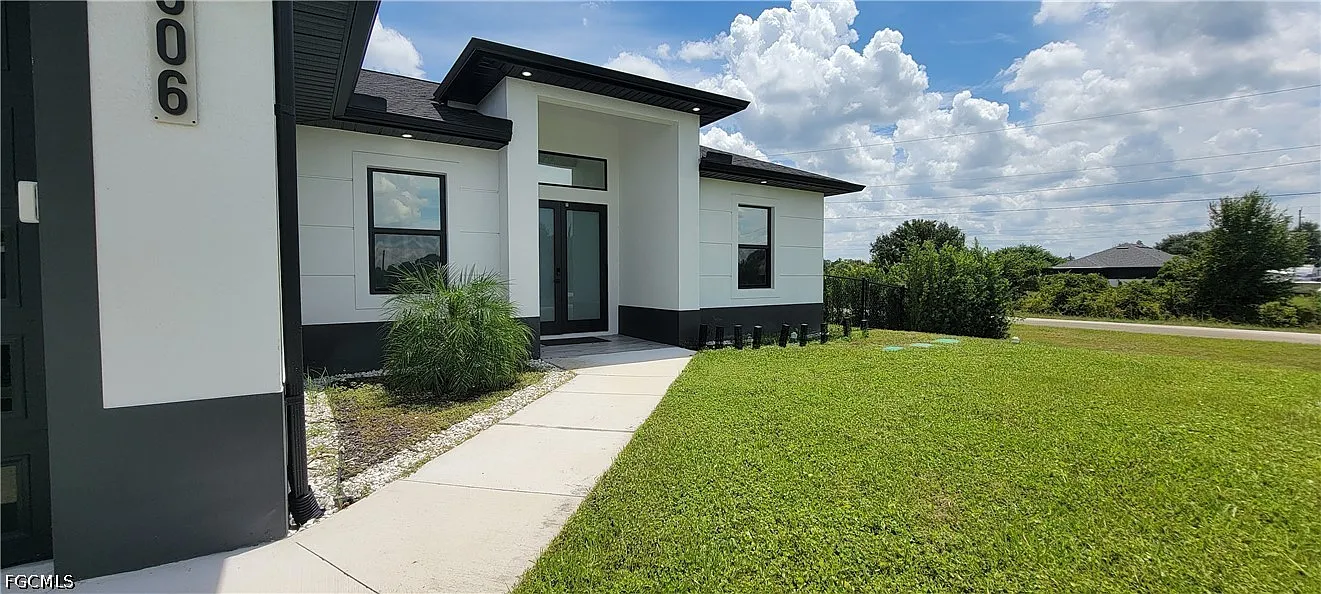 3 bed, 2.0 bath, 1633 sqft, $2,600 — Photo 2