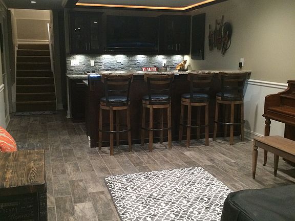 Basement, wet bar