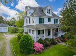 34 Terrell Ave, Rockville Centre, NY 11570