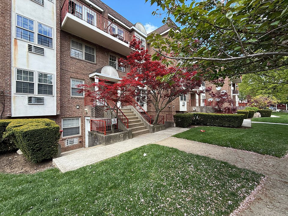 1st image of 17231 Highland Ave APT 2C