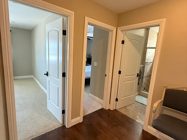Rental Area/ 2 Bedrooms and Bathroom