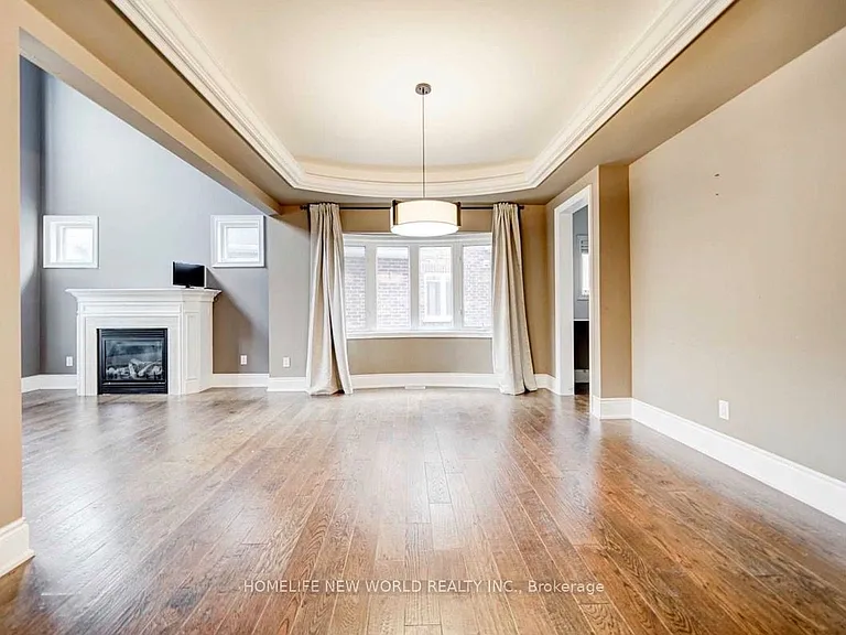 83 Kane Cres — Photo 3
