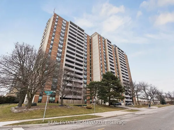 1210 Radom St #209, Pickering, ON L1W 2Z3