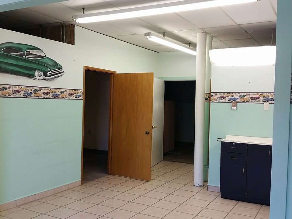 1st image of 609 S Grand Ave