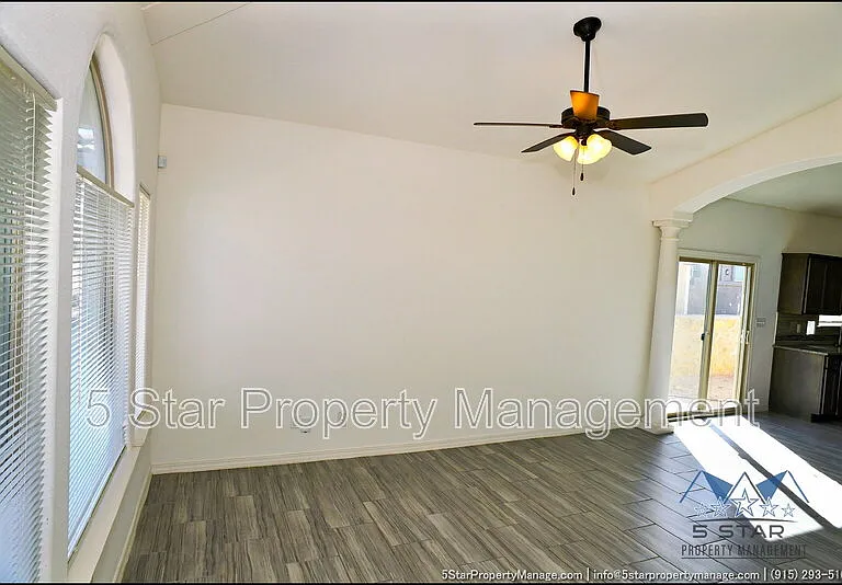 781 Croxdale St — Photo 6