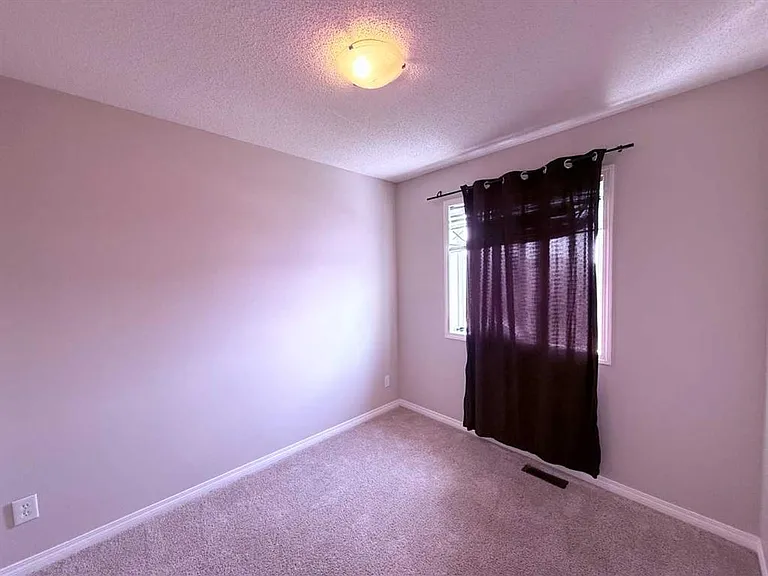 952 Taradale Dr NE — Photo 12