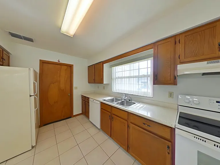 1423 Disston Ave — Photo 7