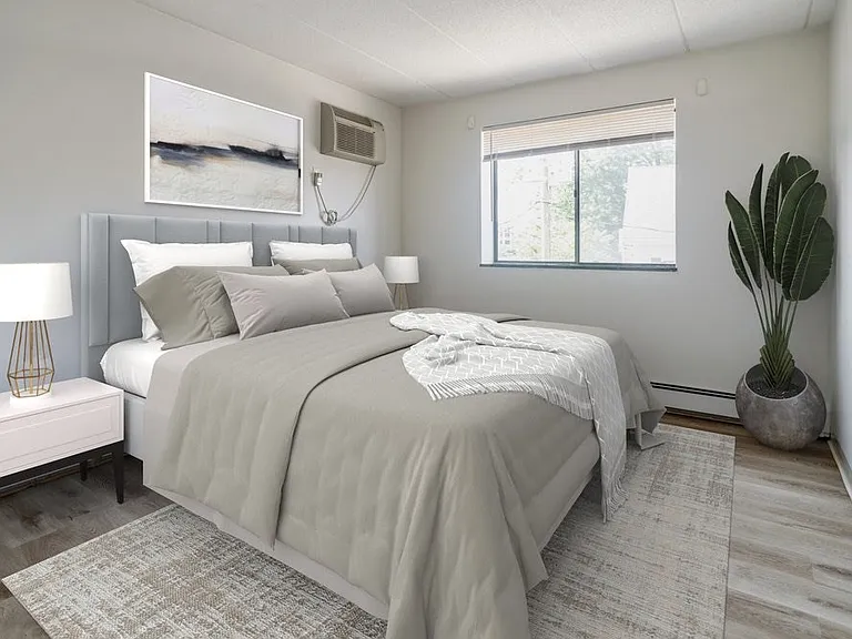 33 Middle St #4 — Photo 2