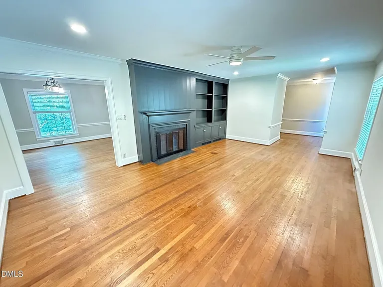 2667 Davis St — Photo 5