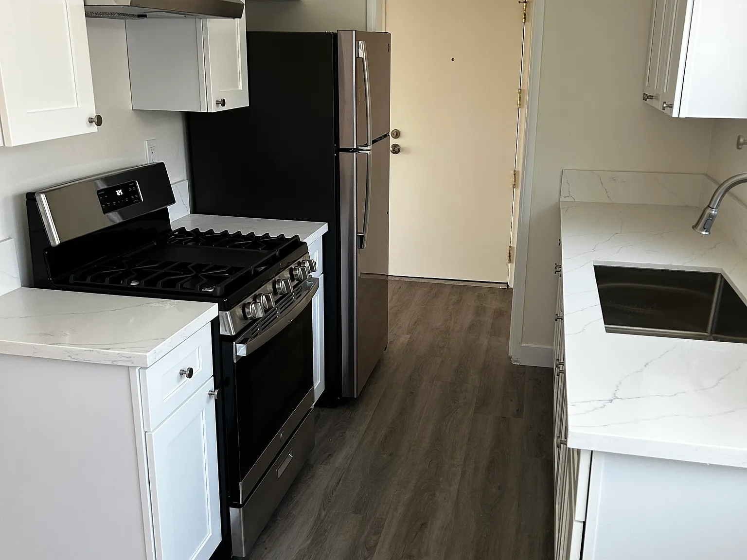 2 bed, $2,600 — Photo 2