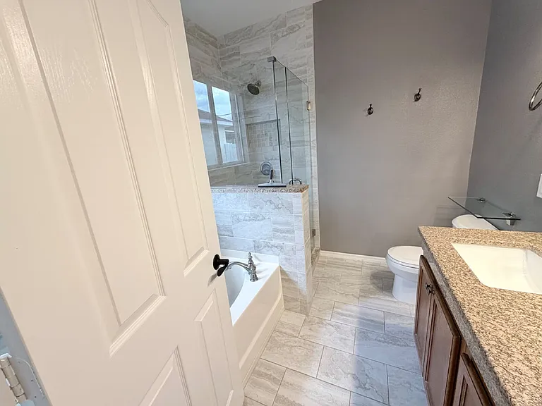 3227 Ogden Dr — Photo 13