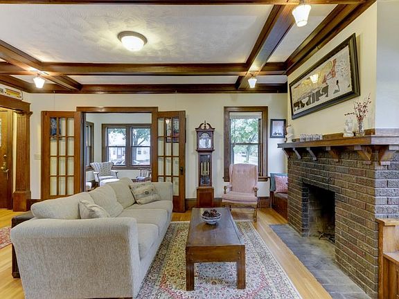 5th image of 1401 Russell Ave N