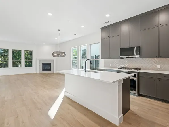 126 Bridgewater Way #37, Hickory Creek, TX 75065