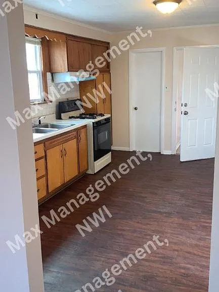 4860 Wegg Ave #1R — Photo 12