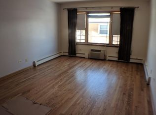 8919 Burlington Ave APT 2S, Brookfield, IL 60513