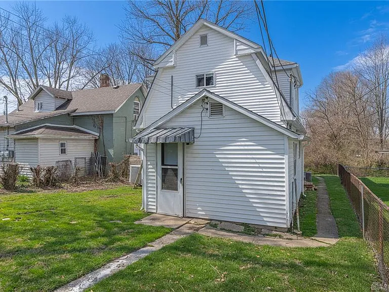 539 S Monroe St — Photo 2