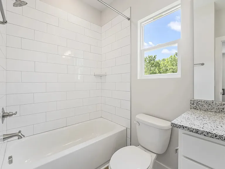 106 N Benjamine St — Photo 36