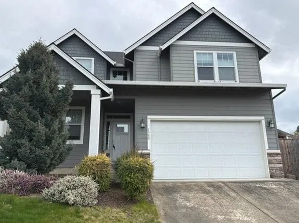 1380 NE Rockwell Dr, Estacada, OR 97023