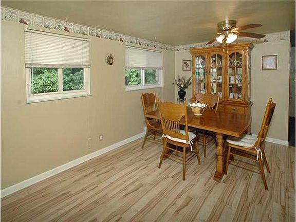 4th image of 6403 Belvoir Dr
