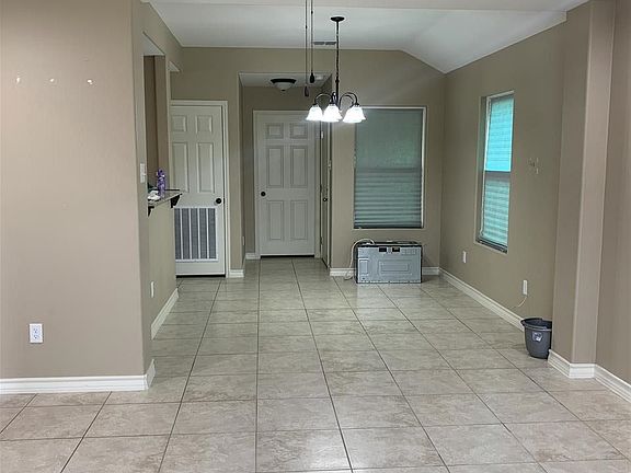 5th image of 309 Salamanca Ave