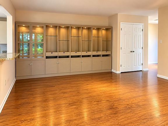 4th image of 303 Mountainview Dr #303