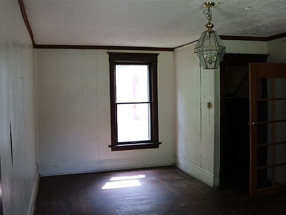 5th image of 421 N Avon St