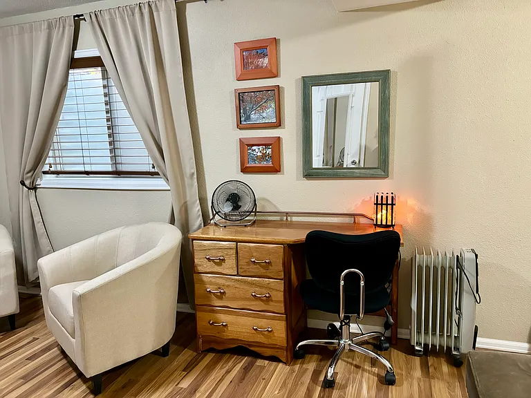 Bedroom: desk/vanity/dresser, Himalayan salt lamp, 
Fan(s) & electric radiator to customize climate control.