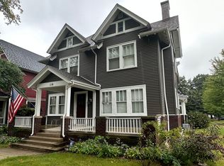 516 E Downer Pl, Aurora, IL 60505