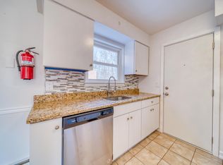 12 Rolling Ridge Rd APT B, Montvale, NJ 07645