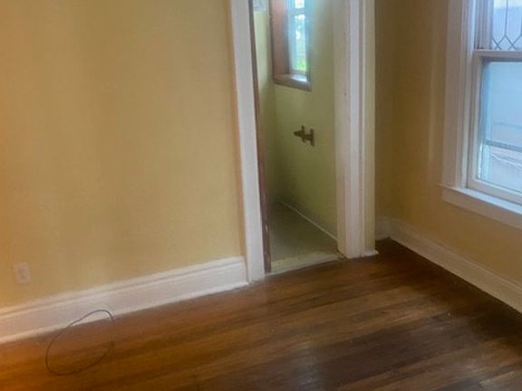 5th image of 1023 E Lovejoy St #1