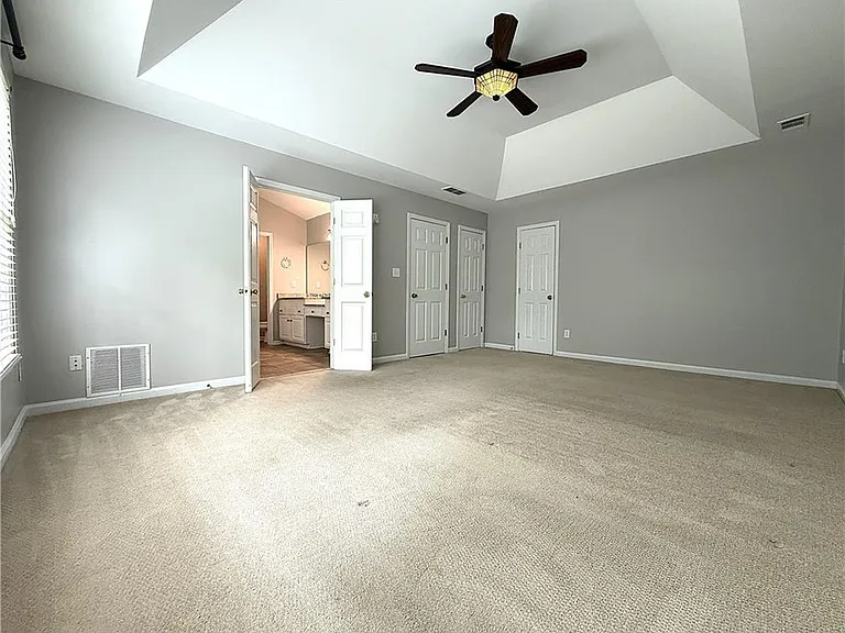 1310 Rosewood Dr — Photo 16
