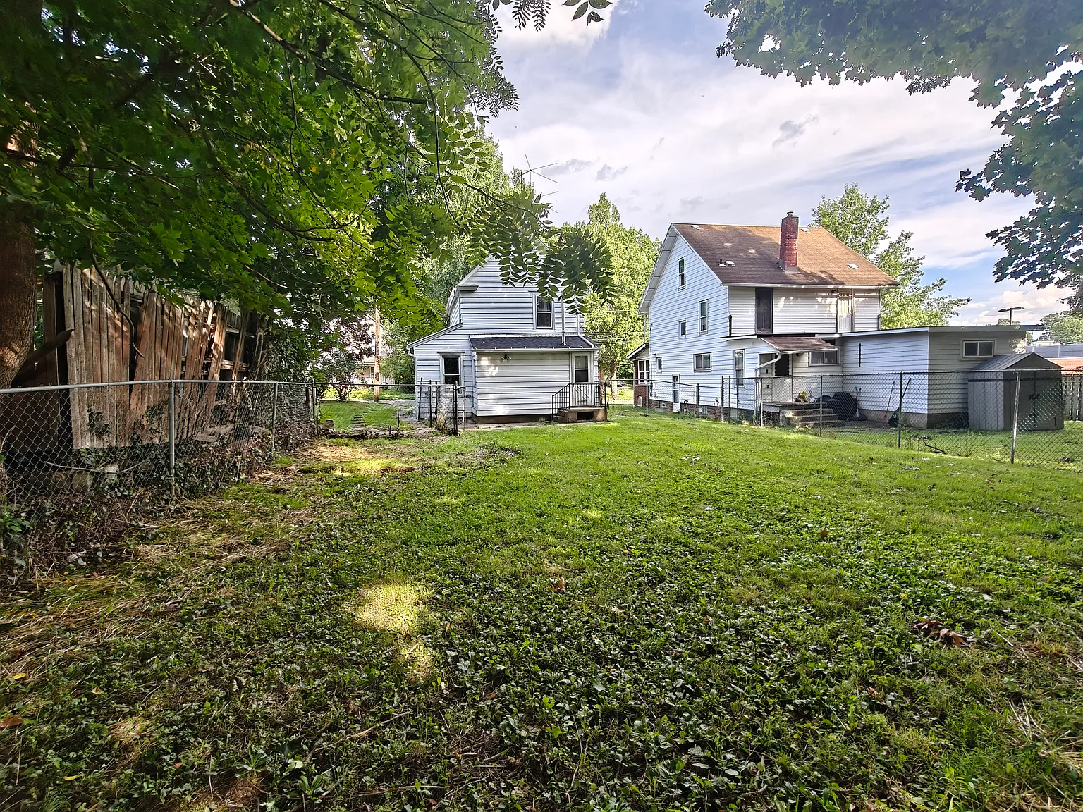 3 bed, 1.5 bath, 991 sqft, $1,200 — Photo 3