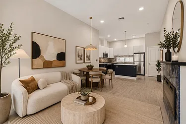 10 Lincoln Street, #4D