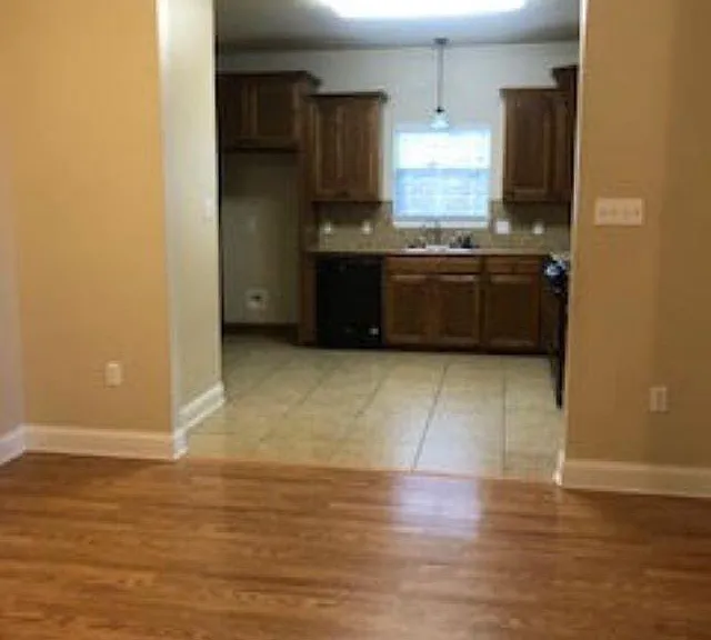 25445 Black Lake Ave — Photo 6