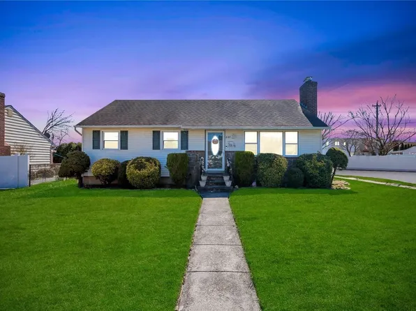 227 Ohio Street, Hicksville, NY 11801