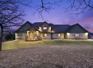 2053 145th Ln, Earlham, IA 50072