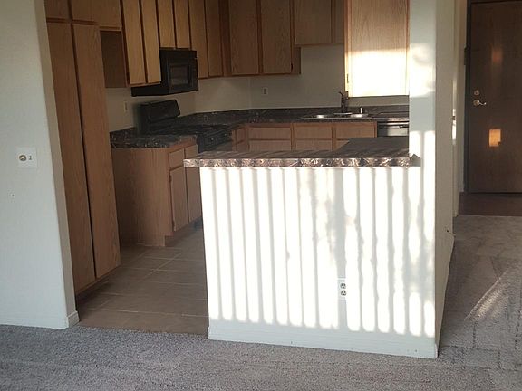 Very LARGE home-sized kitchen with 22 upper cabinets, 12 lower cabinets and 13 large drawers.