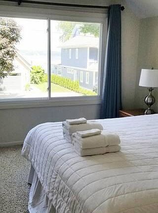 3rd image of 2030 Lakeway Dr