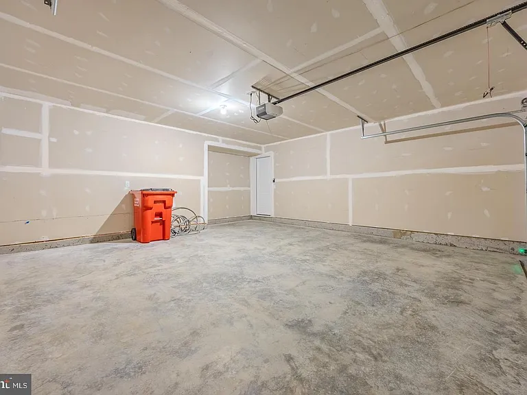 110 Charing Cross Dr — Photo 26