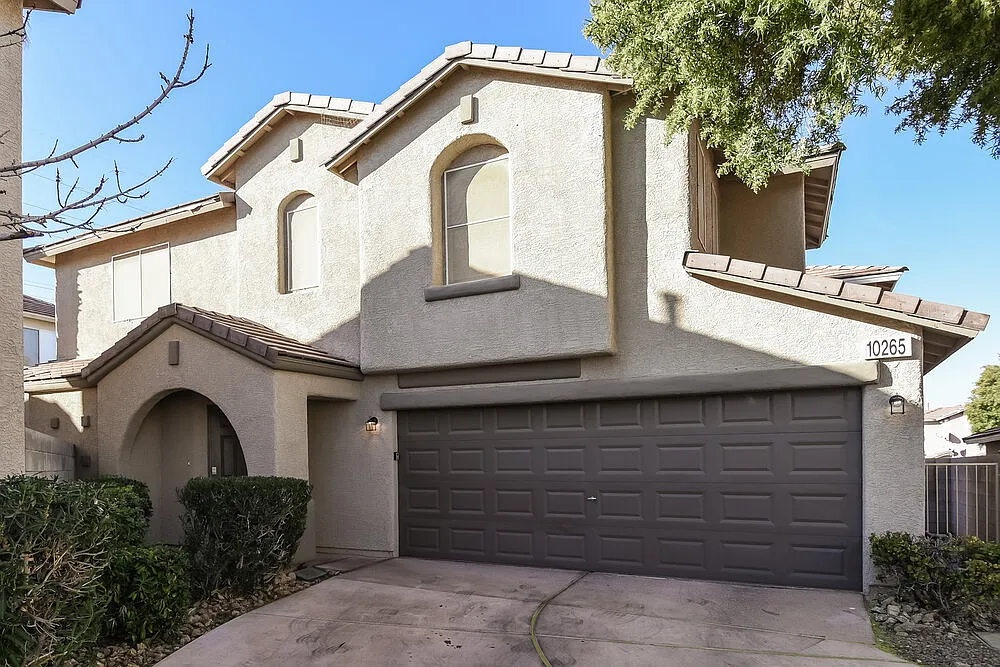 3 bed, 2.5 bath, 1351 sqft, $1,990 — Photo 4