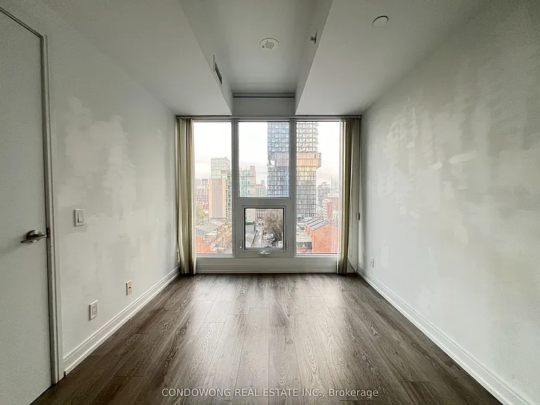 181 Dundas St E #705 — Photo 7