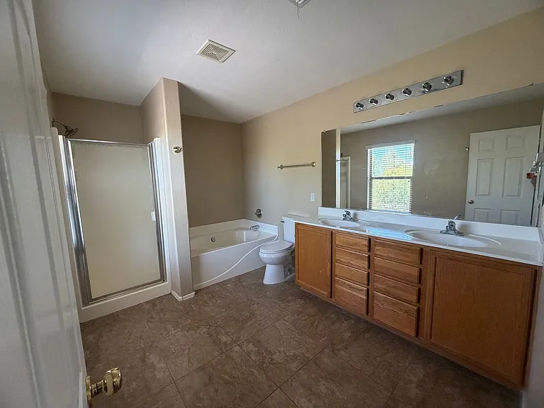 15905 N 169th Dr — Photo 21