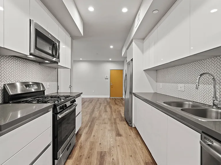 838 N Hudson Ave — Photo 46