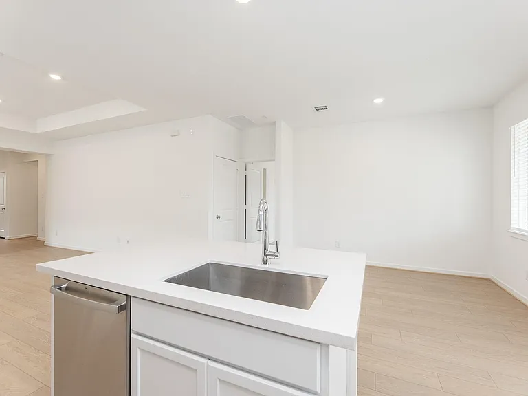 9723 Rialto Heights Dr — Photo 15